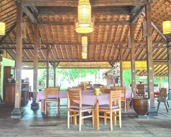 Desa Dunia Beda Resort - Mataram - Restaurant