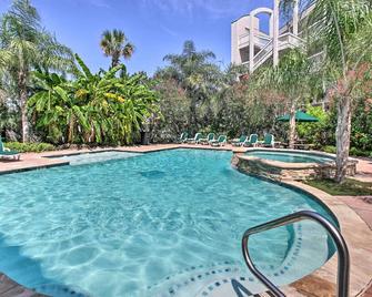 Oceanfront Views and 2 Pools Galveston Condo! - Galveston - Pool