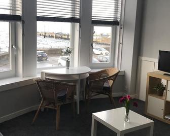 Cumbrae View Apartment Central Largs - Largs - Essbereich
