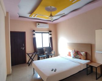 Ambient Homestay, In Nashik - Νασίκ - Κρεβατοκάμαρα