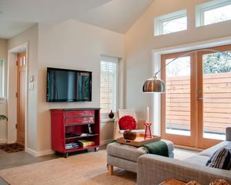 Top Vancouver rental, Avalon Coach House in Kitsilano - Vancouver - Pokój dzienny