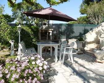 Appartement avec véranda donnant sur le jardin - Le Pontet - Patio