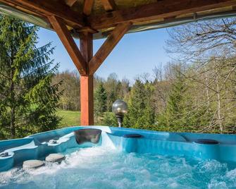 Tranquil Holiday Home In Kvarner Near Ku - Brod Moravice - Pool