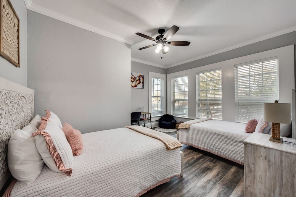 Beautiful 1930s Mineral Wells Home, Near Downtown! - Mineral Wells - Slaapkamer