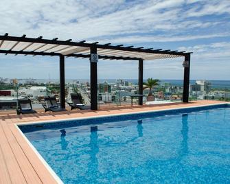 Four Points by Sheraton Veracruz - Boca Del Rio - Басейн