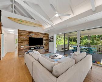 Ka Hale Olu At Anini Beach Tvnc#4218 - Kilauea - Living room