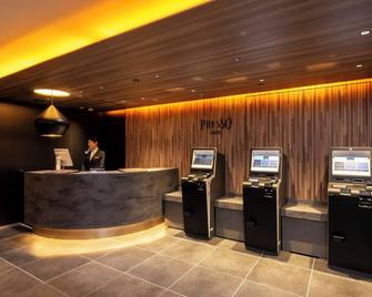 Keio Presso Inn Tokyo Station Yaesu - Tokyo - Front desk