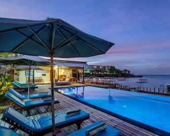 D'Muncuk Huts Lembongan - Nusa Penida - Piscina