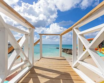 Maho Beach House - Charming Studio - Beach Access - Simpson Bay