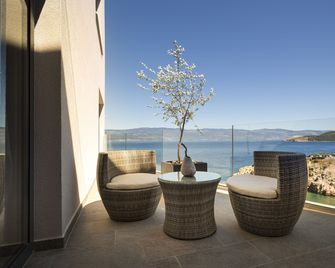 Hotel Vinotel Gospoja - ורבניק - מרפסת