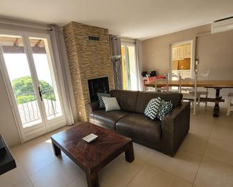 Appartement Rez de Villa Les Hauts de Monaco - La Turbie - Living room