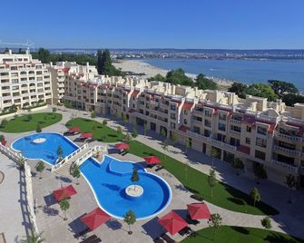 Waterfront Sea Star 2 bedroom Apartment - Варна - Басейн