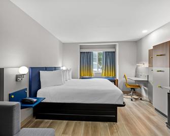 Microtel Inn & Suites by Wyndham Norcross - Norcross - Bedroom