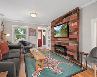 Colorado Cozy Cottage by Red Rocks & Denver - Wheat Ridge - Sala de estar