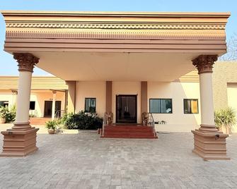 Banyan Paradise Resort - Vadodara - Edificio