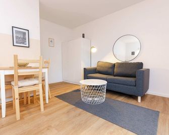 Fullhouse - Leipzig - K28 A - Southern City Center - Leipzig - Oturma odası