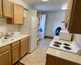 Lakeside Studio - Kodiak - Kitchen