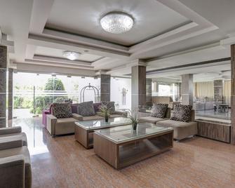 Collection O 499 Princess Keisha Hotel & Convention Center - Denpasar - Sala de estar