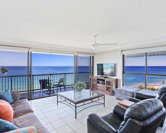 De Ville Apartments - Main Beach - Living room