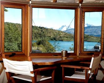Patagonia Camp - Torres del Paine - Balcony