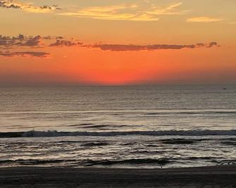 Beautiful Newer Lavallette, Nj 4 Br Oceanfront Home - Toms River - Playa