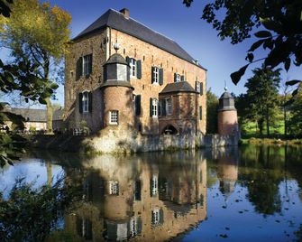 Fletcher Hotel-Restaurant Kasteel Erenstein - Kerkrade - Building