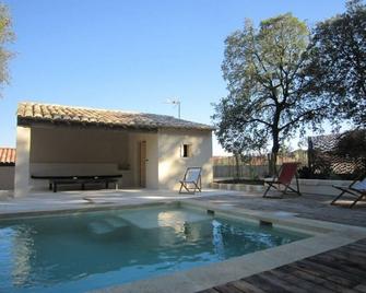 Gîtes 'Les Cabanes de Carelle' entre Camargue et Cévennes - Sommières - Piscine