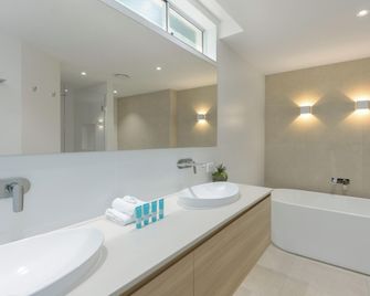 Mandalay Luxury Beachfront Apartments - Port Douglas