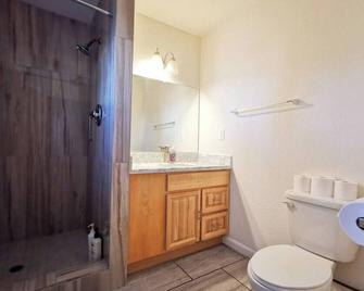 2400 - 3b2b Gated House Near Zoo Coliseum Fwy Bart - Oakland