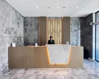 Chic Studio with Gym in JLT - Dubái - Recepción