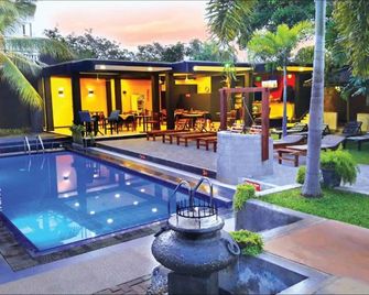 Panorama Residencies - Negombo - Pileta