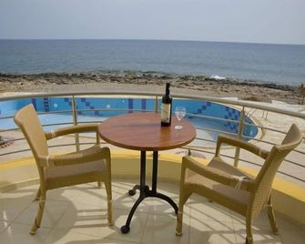 Ionio Star Hotel - Makry Gialos - Balcon