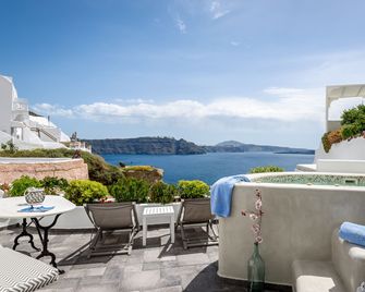 Aris Caves - Oia - Balcony