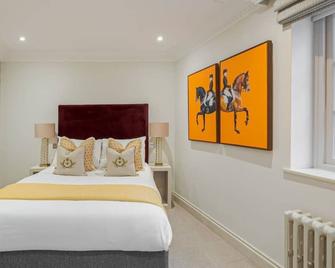 Fabulous 3bd Mews House in The Heart of Belgravia - Rare Find - London - Bedroom