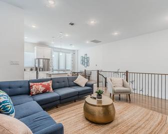 Contemporary Home with Office, Centrally Located - Plano - Living room