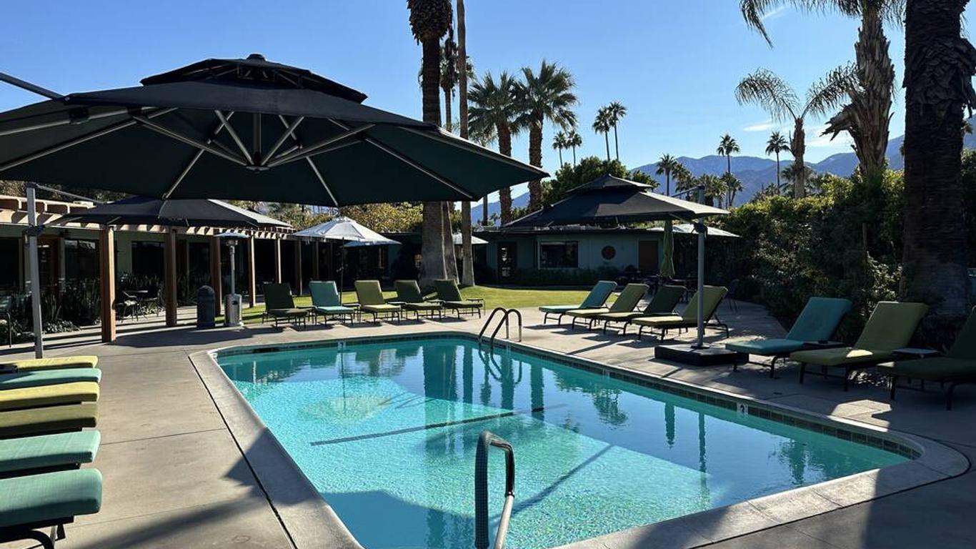 Vista Grande Resort - A Gay Men's Resort