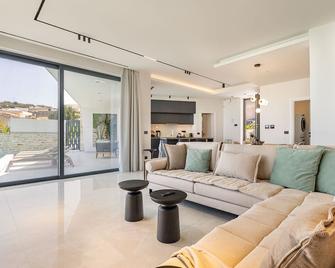 Bella Casa - Newly Built Designer Villa - Kalyves - Living room