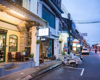 The Neighbors Hostel - Phuket City - Outdoors view