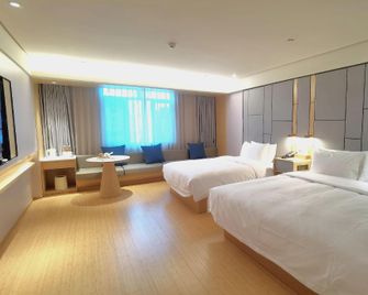 Ji Hotel Urumqi Xinbei Yuanchun - Ürümqi - Soverom