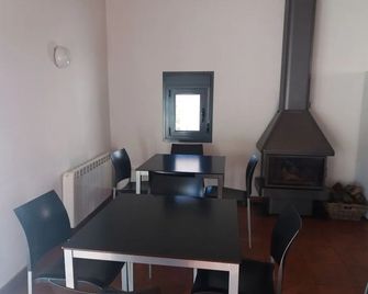 Alojamiento Ubaldo Nieto - Carracedelo - Comedor