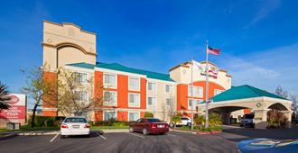 Best Western Plus Airport Inn & Suites - Oakland - Gebouw