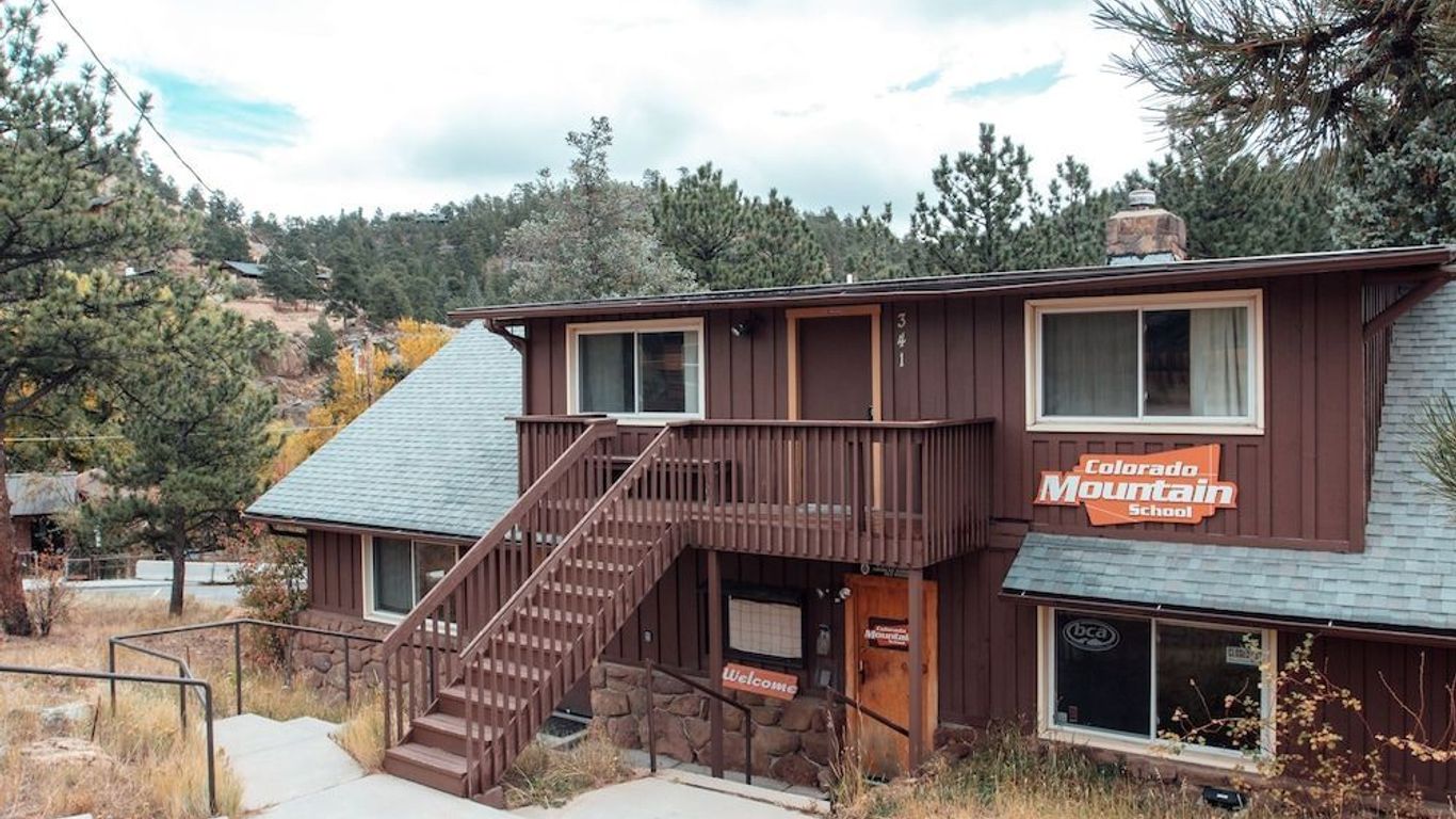 Estes Park Adventure Hostel