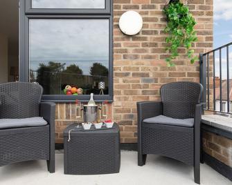 home.ly North London Apartments Wembley - Harrow - Balcony