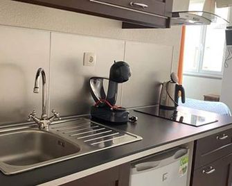 Camaret Guesthouse Le Vauban - Neuf Brisach - Кухня