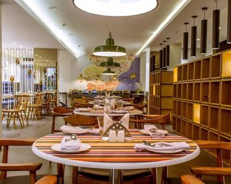 The Port Hotel - Vishakhapatnam - Restaurante
