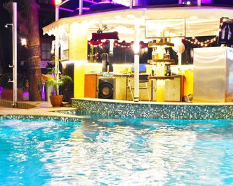 Baga Hideout Resort - Calangute - Πισίνα