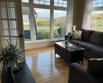 River Ranch Executive Rancher - Cavendish - Living room