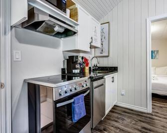 Renovated Muskoka cottage right on lake - Breeze - Dwight - Küche