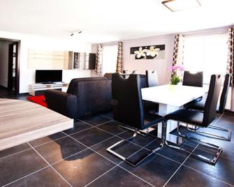 Chambre Le Hupsa Pfannala - Saint-Hippolyte - Comedor