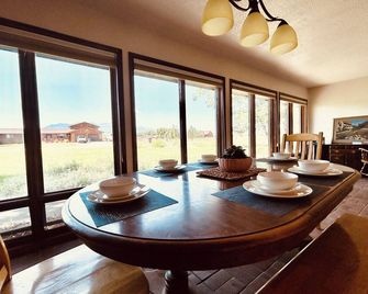 Family Home with Mountain Views! - Cody - Comedor